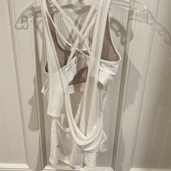 Lululemon White take top built in cross cross bra. Sz 2 - Picture 2 of 6